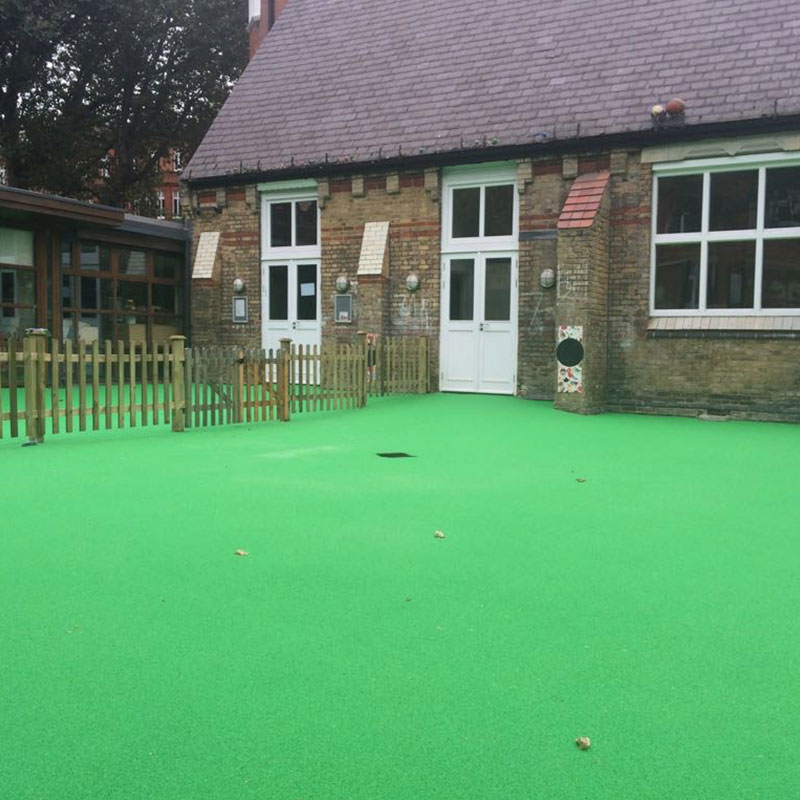 Wetpour Playground in Barnet